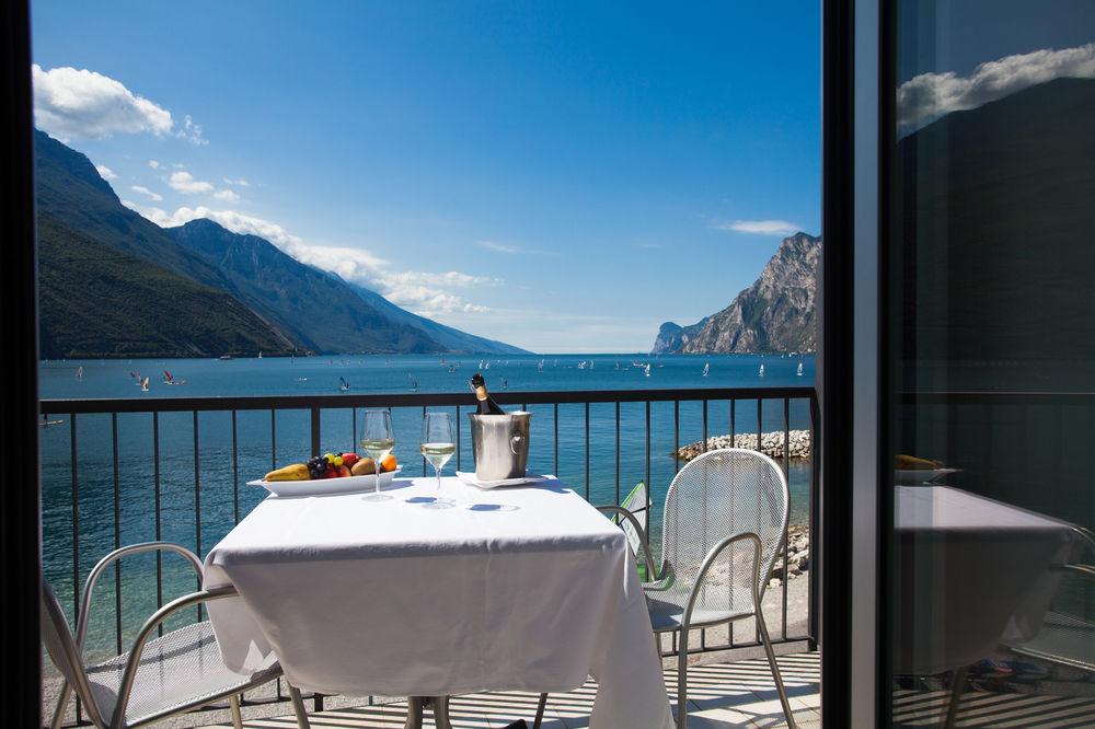 Hotel Lido Blu - Surf & Bike Torbole Sul Garda Buitenkant foto