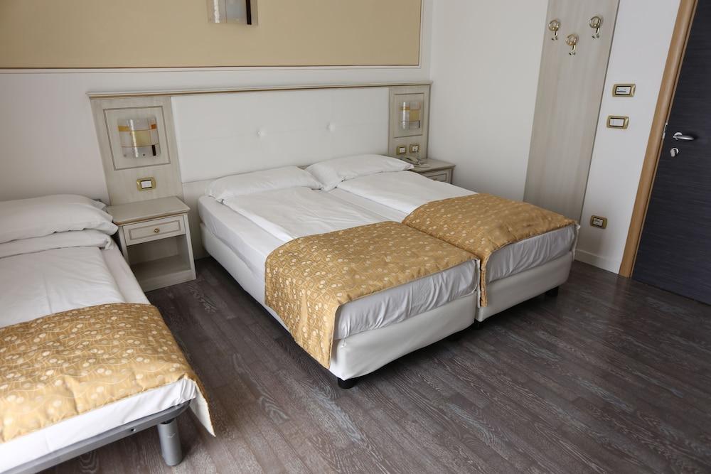 Hotel Lido Blu - Surf & Bike Torbole Sul Garda Buitenkant foto