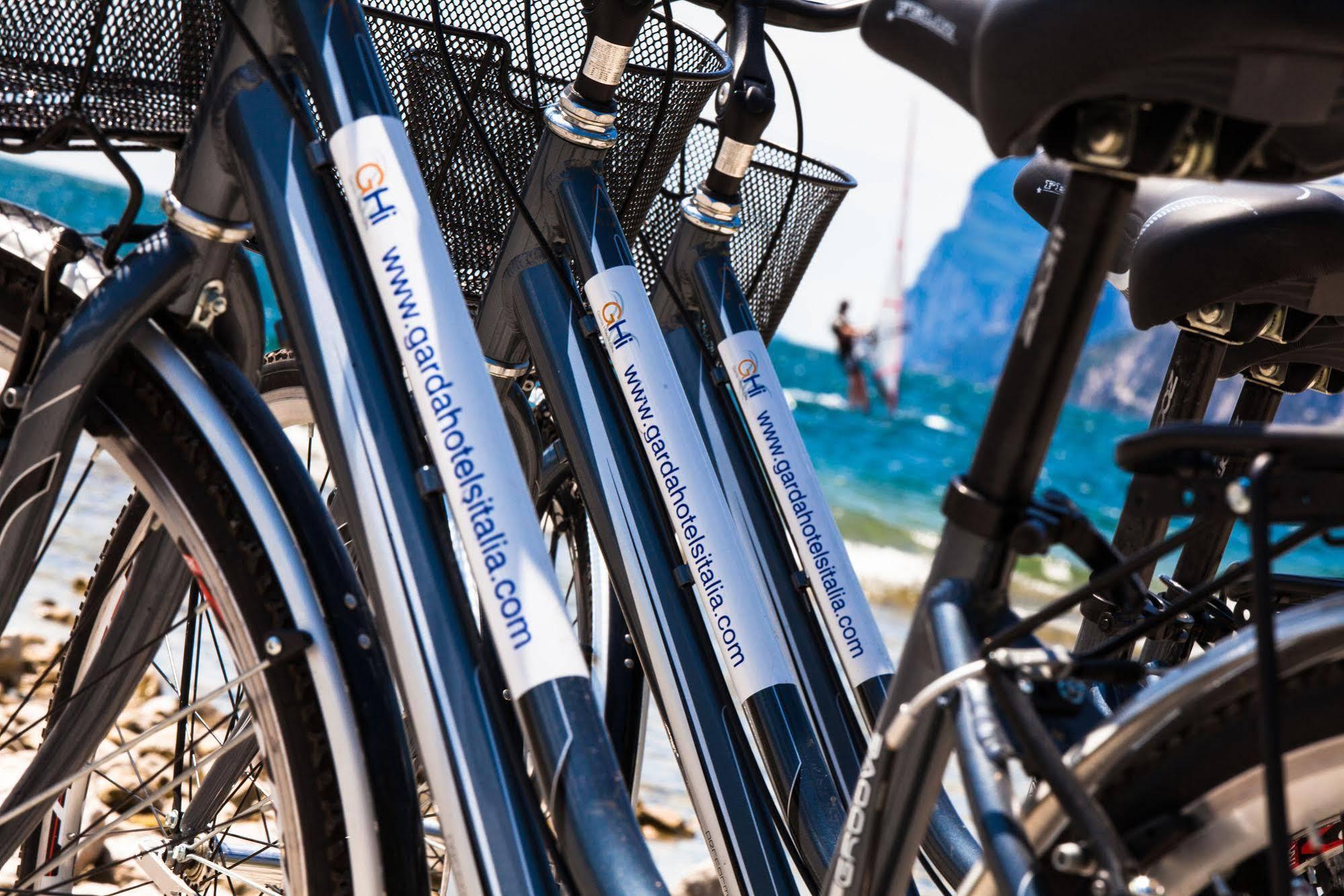 Hotel Lido Blu - Surf & Bike Torbole Sul Garda Buitenkant foto
