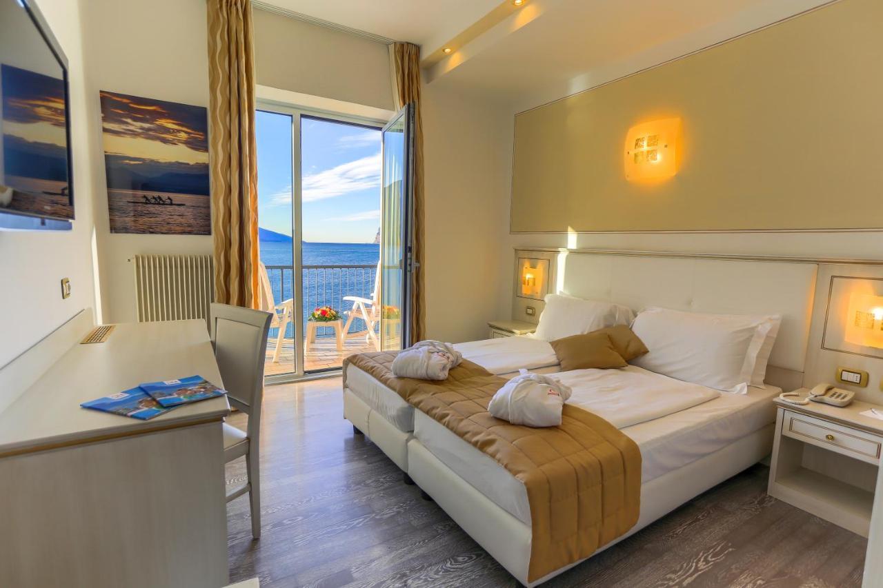 Hotel Lido Blu - Surf & Bike Torbole Sul Garda Buitenkant foto