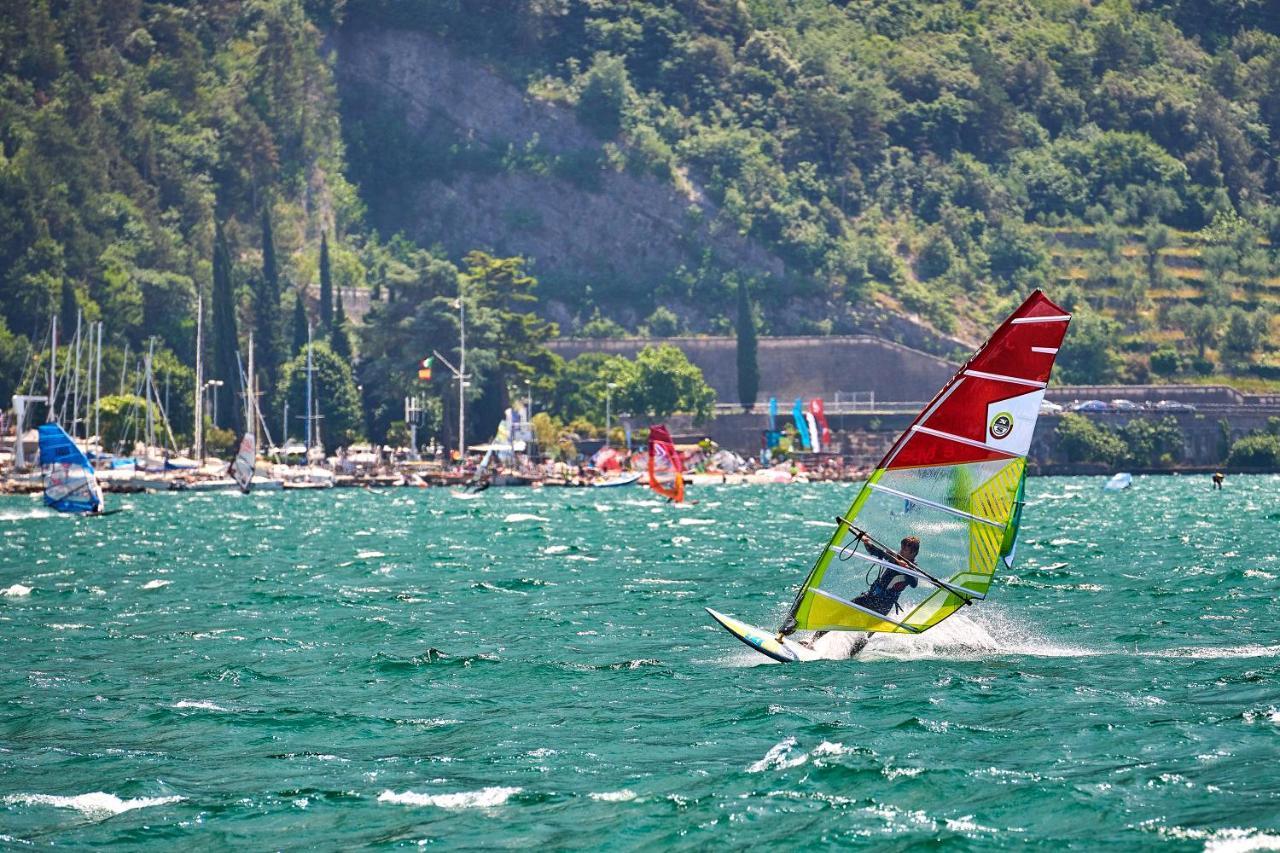 Hotel Lido Blu - Surf & Bike Torbole Sul Garda Buitenkant foto