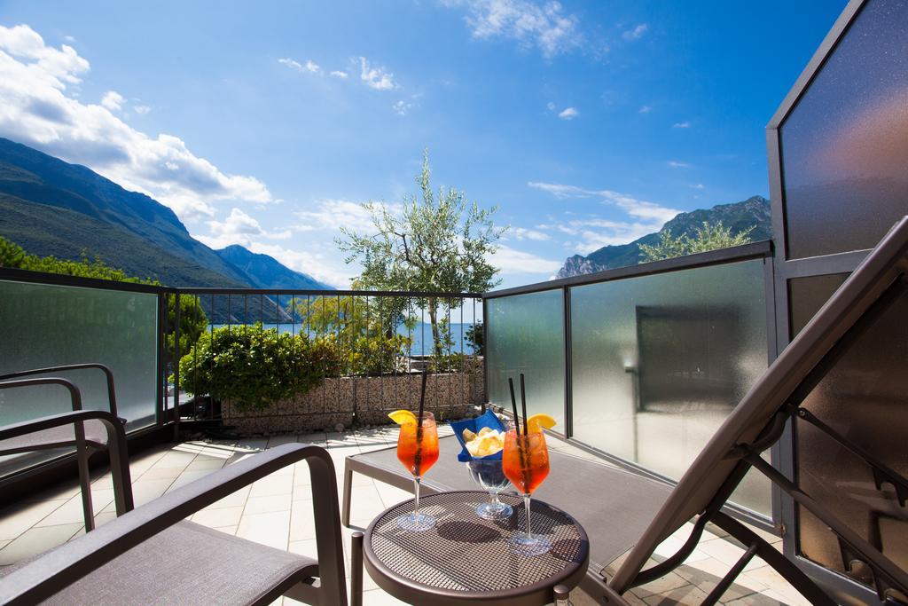 Hotel Lido Blu - Surf & Bike Torbole Sul Garda Buitenkant foto