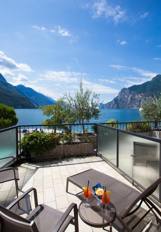 Hotel Lido Blu - Surf & Bike Torbole Sul Garda Buitenkant foto
