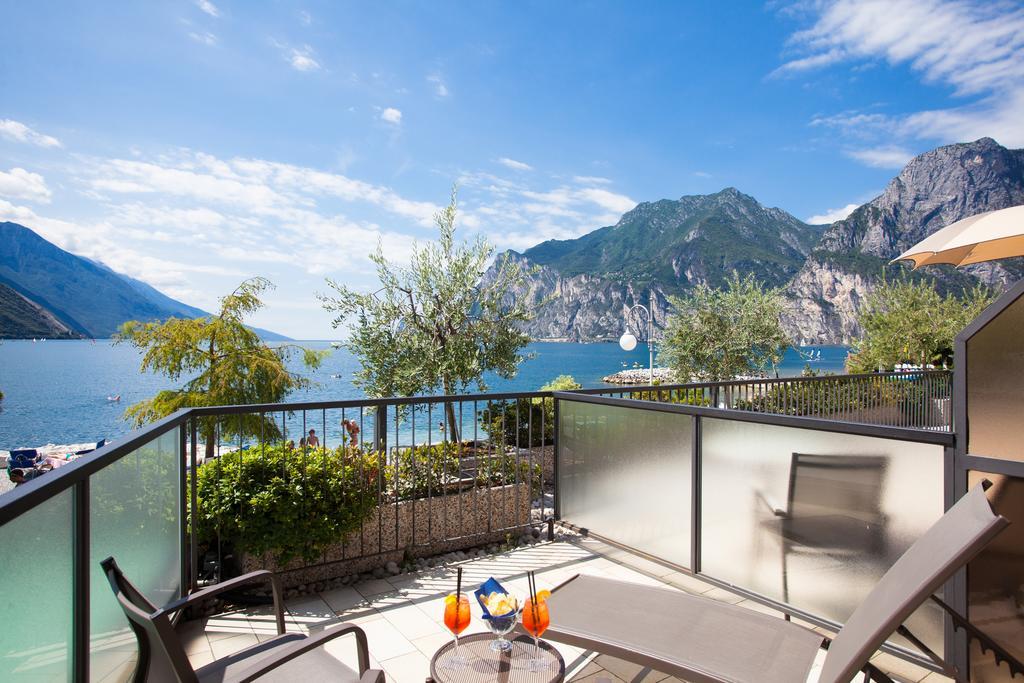 Hotel Lido Blu - Surf & Bike Torbole Sul Garda Buitenkant foto