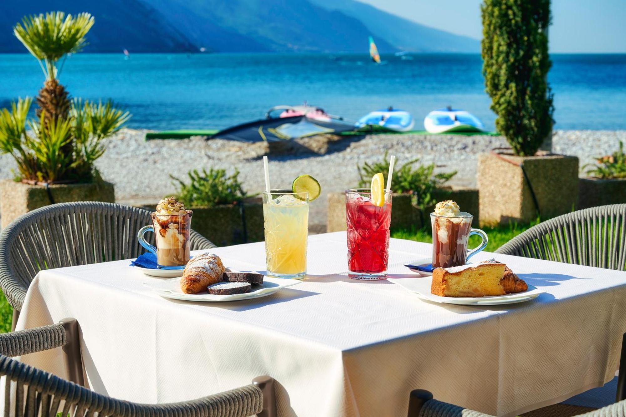 Hotel Lido Blu - Surf & Bike Torbole Sul Garda Buitenkant foto