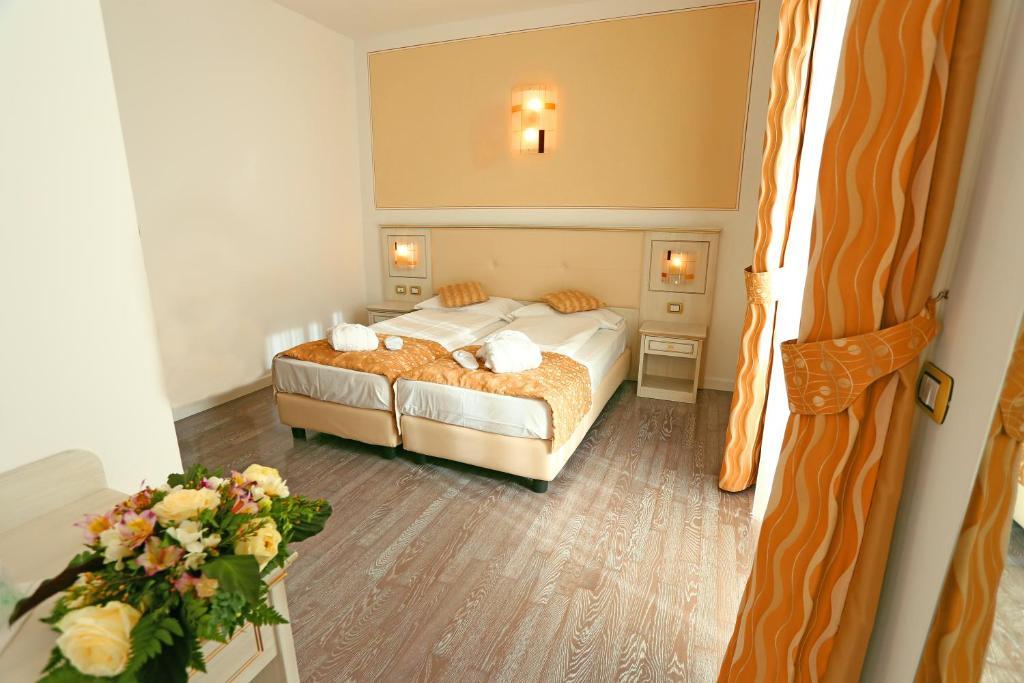 Hotel Lido Blu - Surf & Bike Torbole Sul Garda Buitenkant foto