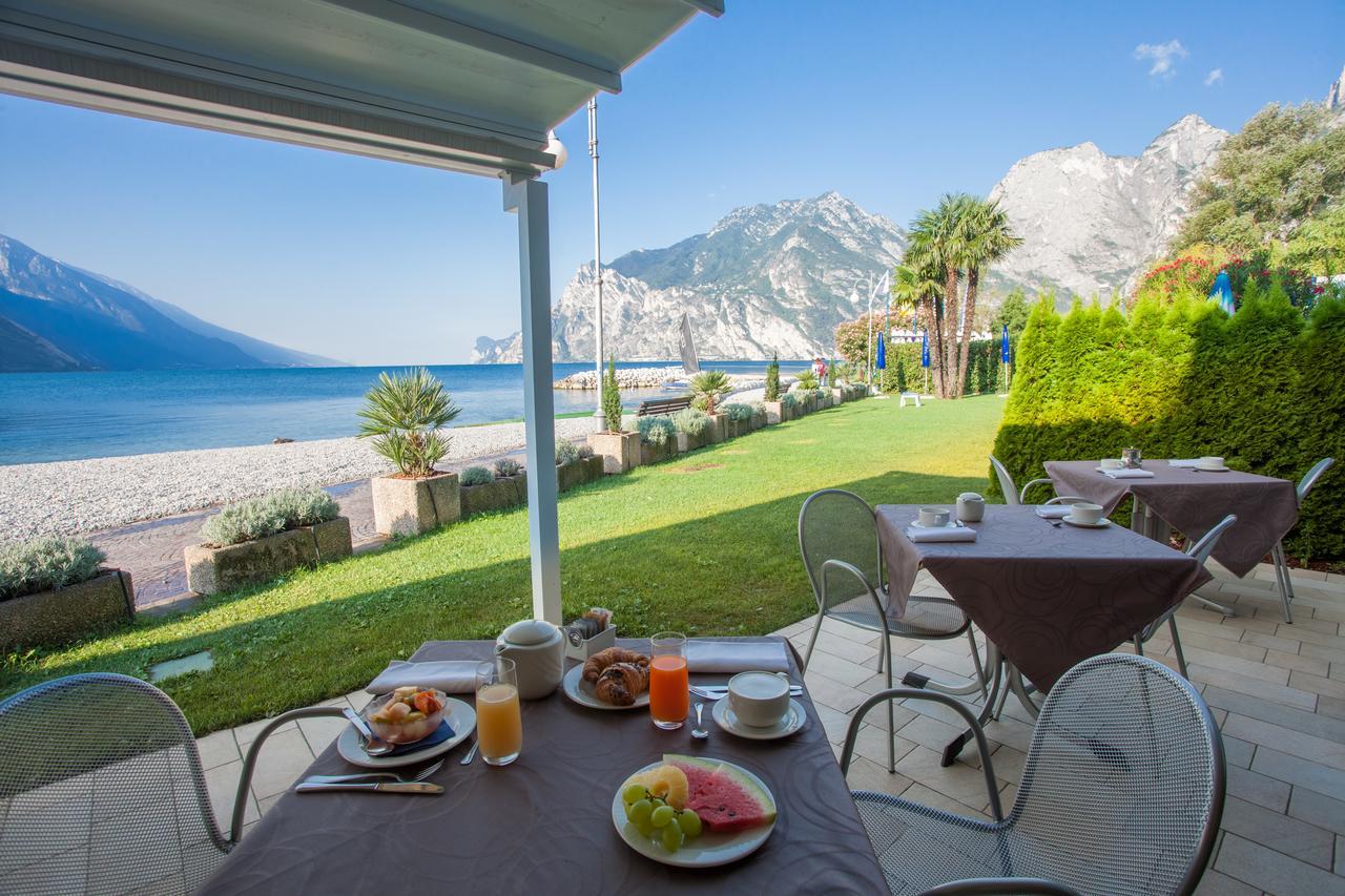 Hotel Lido Blu - Surf & Bike Torbole Sul Garda Buitenkant foto