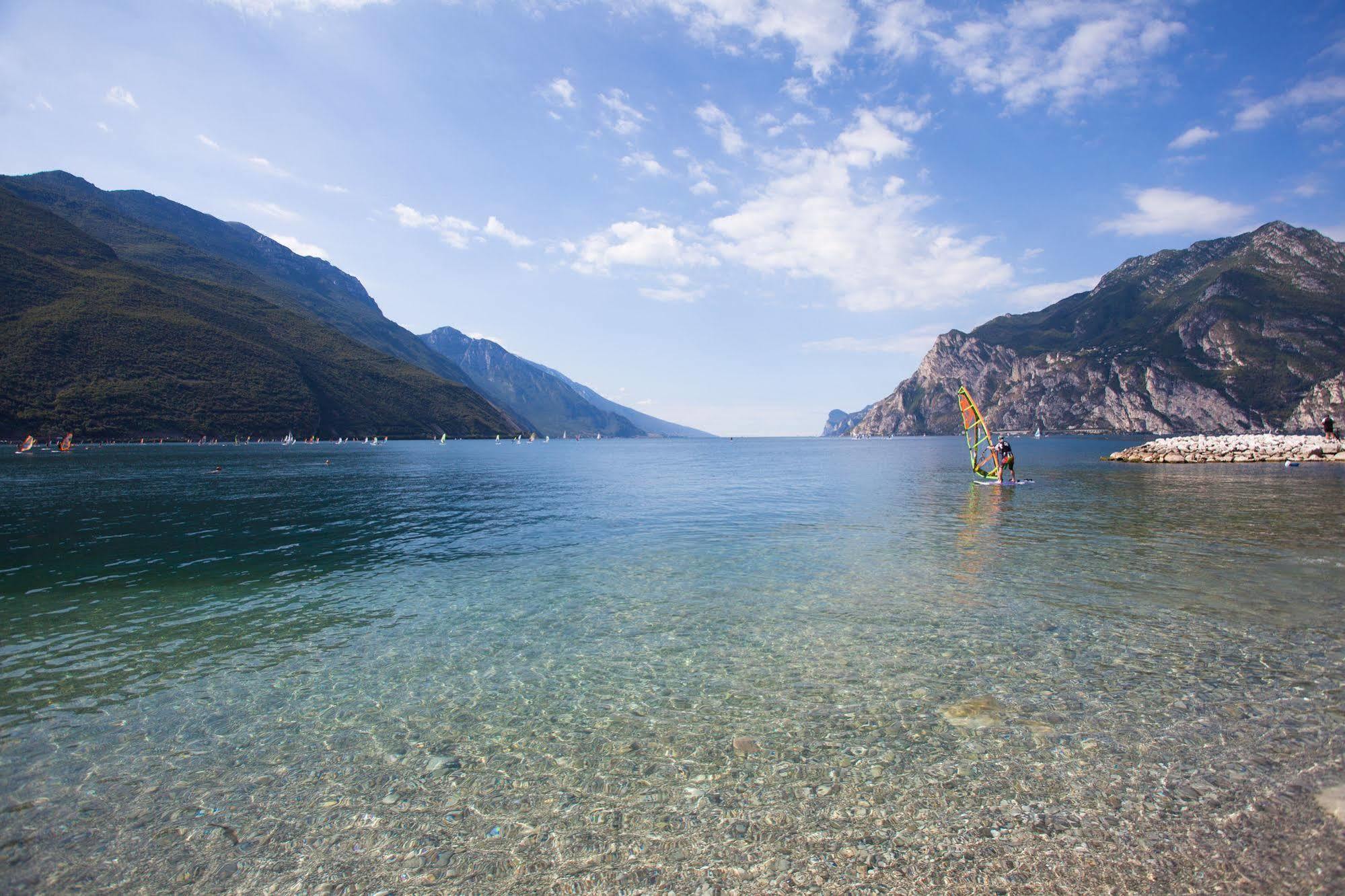 Hotel Lido Blu - Surf & Bike Torbole Sul Garda Buitenkant foto
