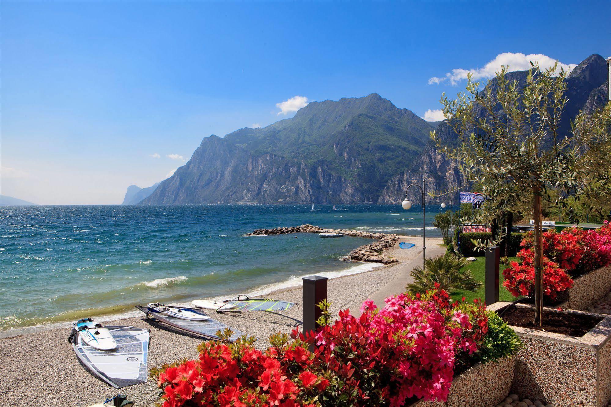 Hotel Lido Blu - Surf & Bike Torbole Sul Garda Buitenkant foto