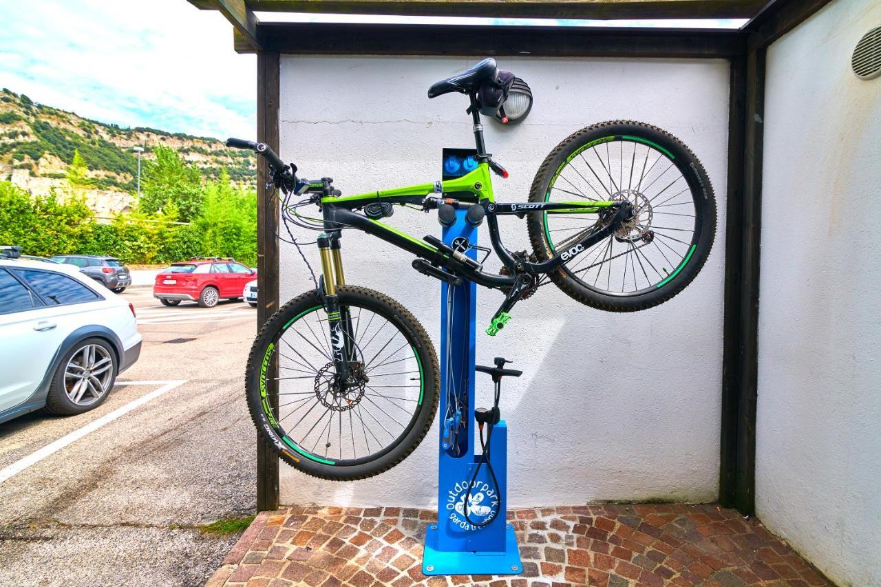 Hotel Lido Blu - Surf & Bike Torbole Sul Garda Buitenkant foto